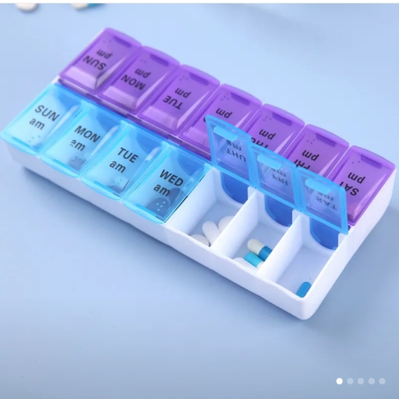Weekly AM/PM Travel Pill Organizer medicine Planner, AM/PM Compartments new - Picture 1 of 4